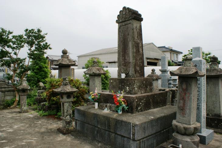北川治郎兵衛の墓