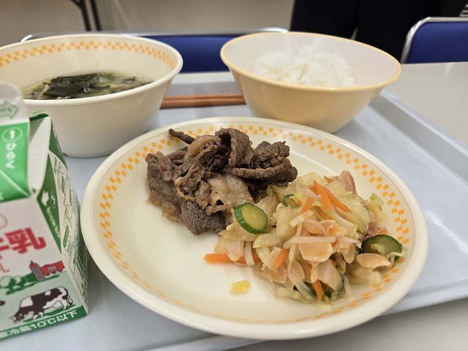 給食提供の様子