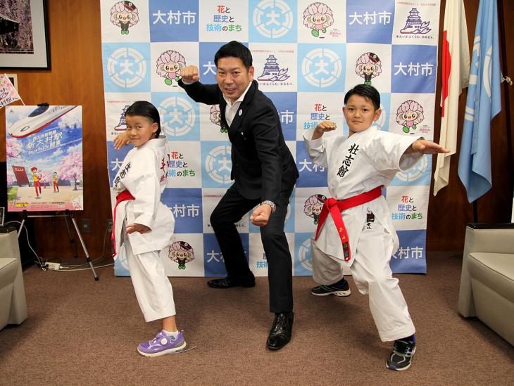 剛柔会九州地区空手道選手権大会（出場）訪問集合写真