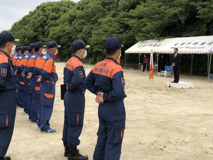 消防団夏季特別教養訓練開講式市長あいさつの様子