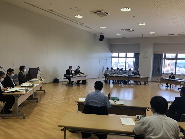 県央地域広域市町村圏組合議会全員協議会・本会議の様子