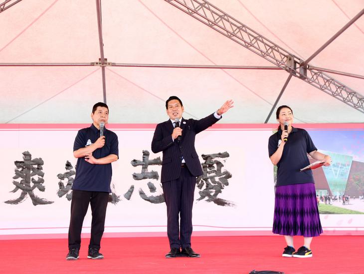 新幹線のまち「おおむら」誕生祭閉会時市長あいさつの様子