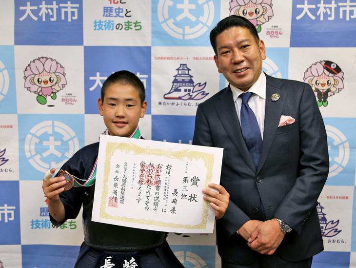 市長訪問（第17回全日本都道府県対応少年剣道優勝大会）時集合写真