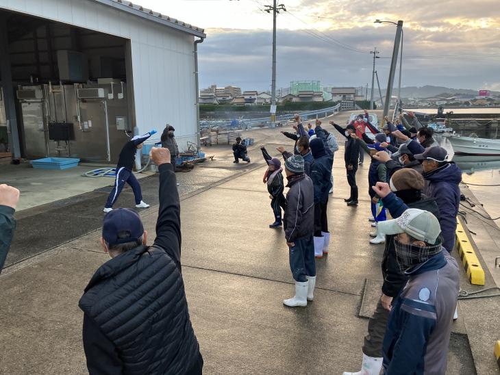 ナマコ漁口開け激励（市漁協）の様子