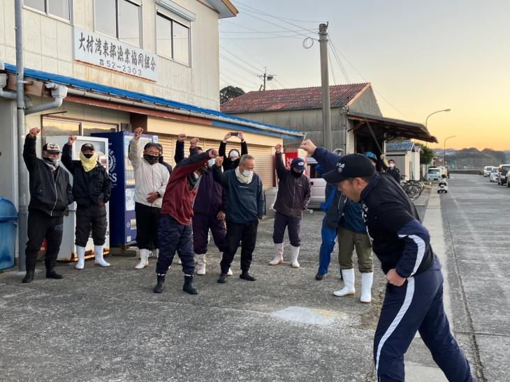 ナマコ漁口開け激励の様子（大村湾東部漁協）