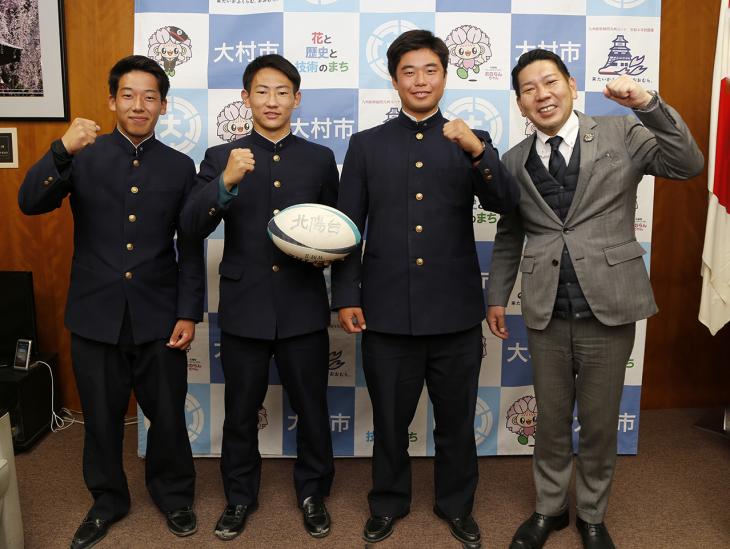 市長訪問（第102回全国高等学校ラグビーフットボール大会（出場））集合写真