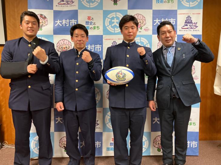 市長訪問（第102回全国高等学校ラグビーフットボール大会（結果））集合写真