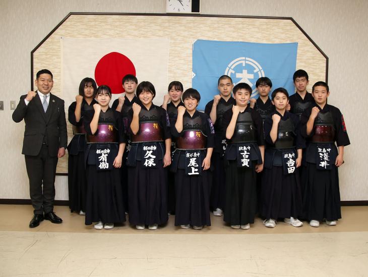 市長訪問（第34回神﨑市長旗全国選抜中学生剣道大会（出場））集合写真