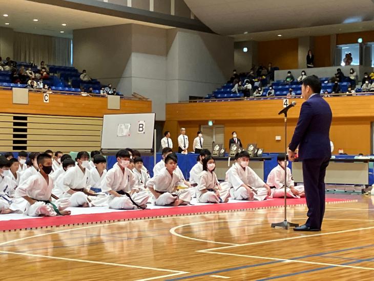 第34回全九州空手道選手権大会のあいさつの様子