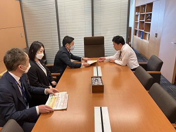 谷川弥一衆議院議員（秘書対応）