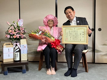 100歳お祝いの様子その1