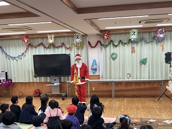 児童養護施設慰問の様子（光と緑の園)