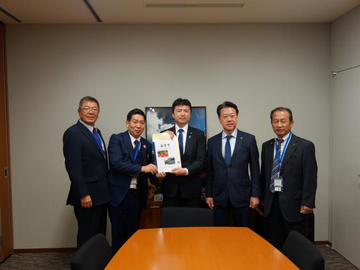 国道34号大村・諫早間整備促進期成会要望活動の様子（古賀友一郎参議院議員）