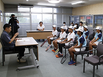 全日本小学生ソフトテニス選手権大会ほか出場報告の様子