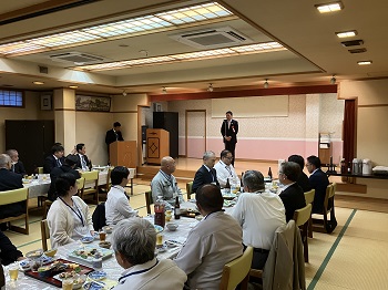 一般社団法人長崎県建築士会大村支部 通常総会懇親会での挨拶の様子