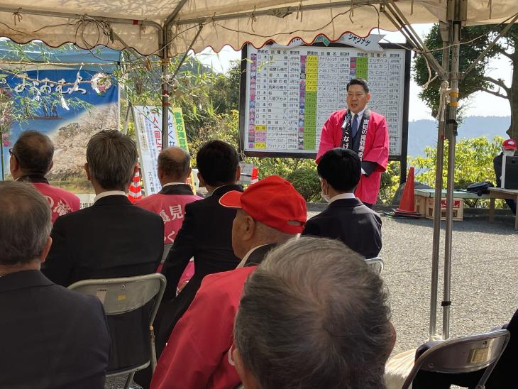 裏見の滝自然花苑しゃくなげ祭り「まつり開き」の様子2