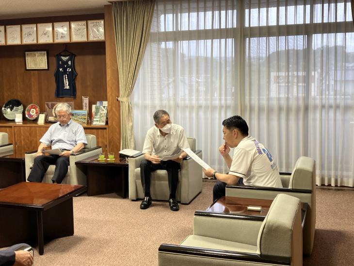 要望書提出（松原開発促進協議会）の様子2