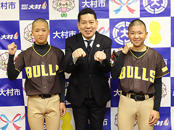 第48回全国JOCジュニアオリンピックカップ春季水泳競技大会等出場報告の様子