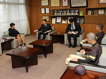 第48回全国JOCジュニアオリンピックカップ春季水泳競技大会等出場報告の様子