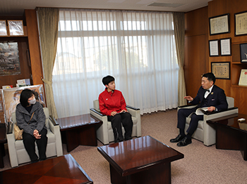 第26回全日本中学生バドミントン大会出場報告の様子