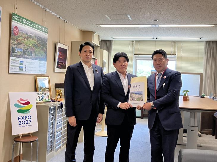 国道34号等大村市内幹線道路整備促進期成会要望活動の様子（中田都市局長）1