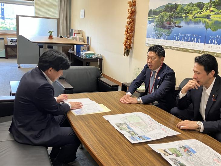 国道34号等大村市内幹線道路整備促進期成会要望活動の様子（中田都市局長）2