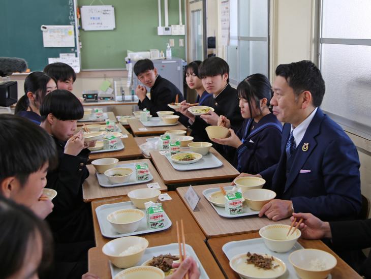 ふれあい給食の様子