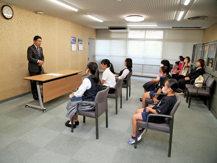 第19回全九州女子相撲選手権大会出場表敬の様子2