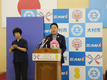 市長定例記者会見の様子