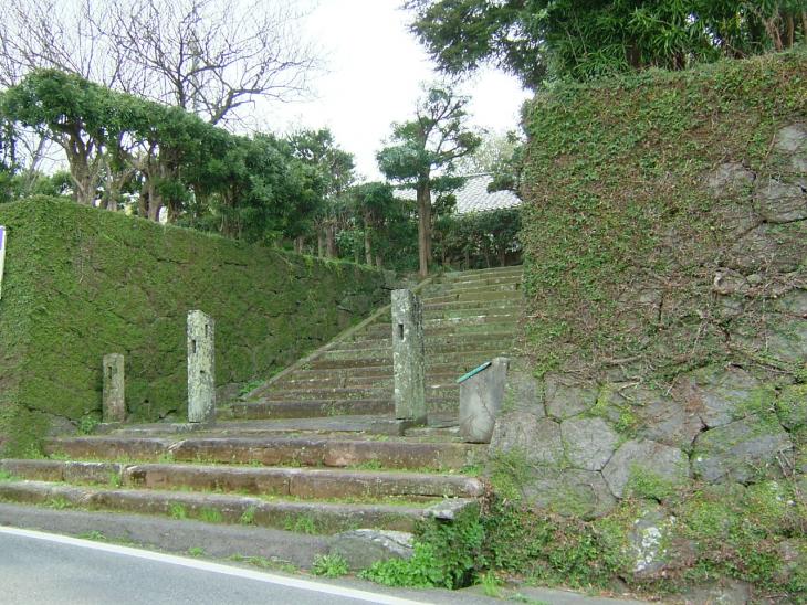 稲田家家老屋敷跡の門の写真