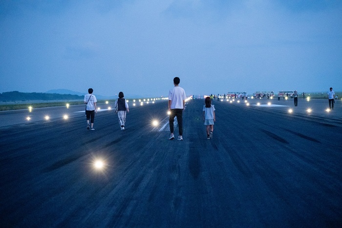 ランウェイウォーク_長崎空港滑走路