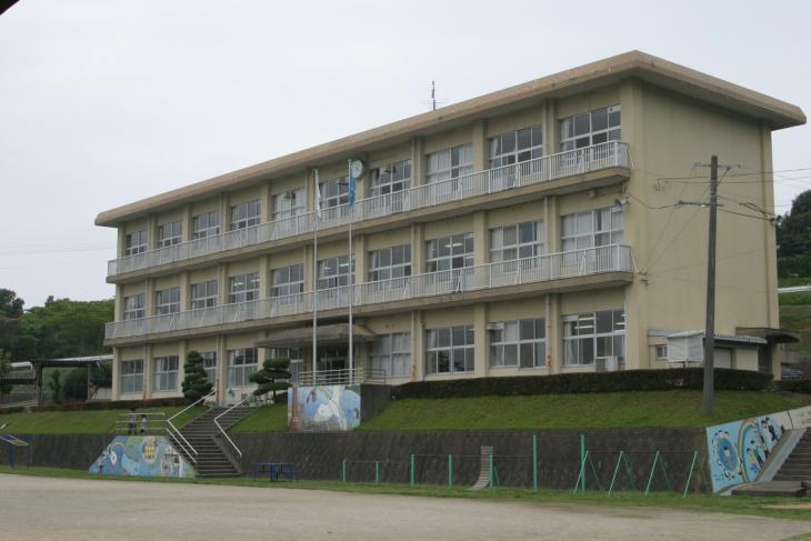 東大村小学校