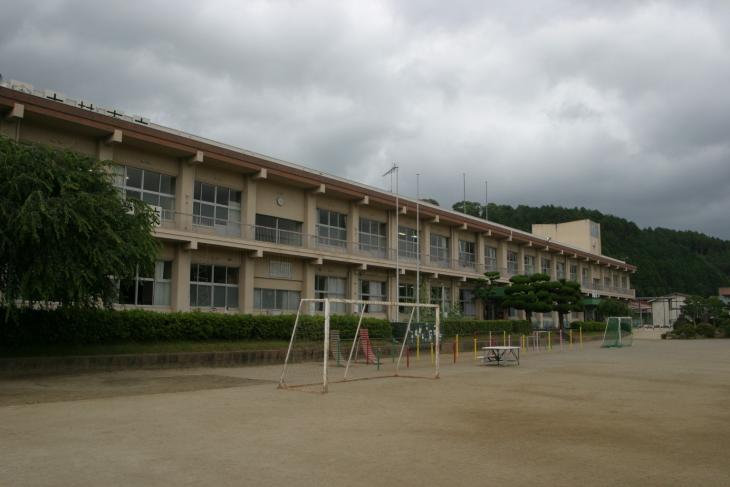 鈴田小学校