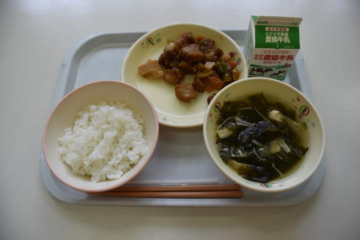 給食はじめ