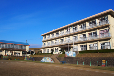 東大村小学校