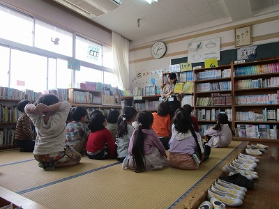 4月27日図書室