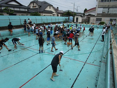 5月26日プール清掃3