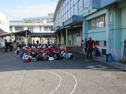 宿泊学習に出発
