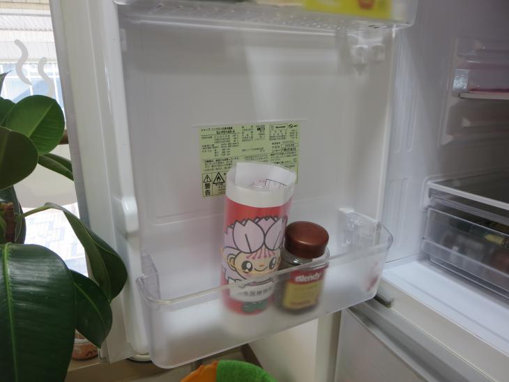 キットを冷蔵庫内に保管する様子