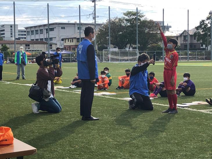 大村中央ライオンズクラブ小学生サッカー大会選手宣誓の様子
