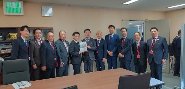 西九州新幹線沿線5市要望活動の様子（国土交通省・五十嵐鉄道局長）