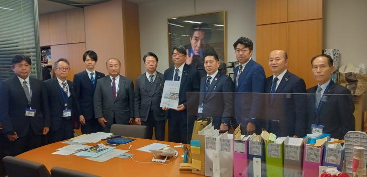 西九州新幹線沿線5市要望活動の様子（藤丸敏衆議院議員）