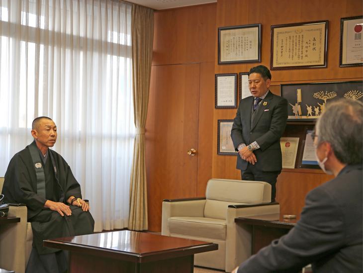 「おおむらわんにゃん募金」へのご寄附贈呈式の様子2