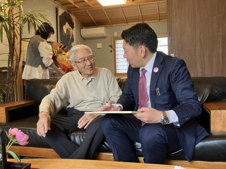 100歳長寿祝いの様子2