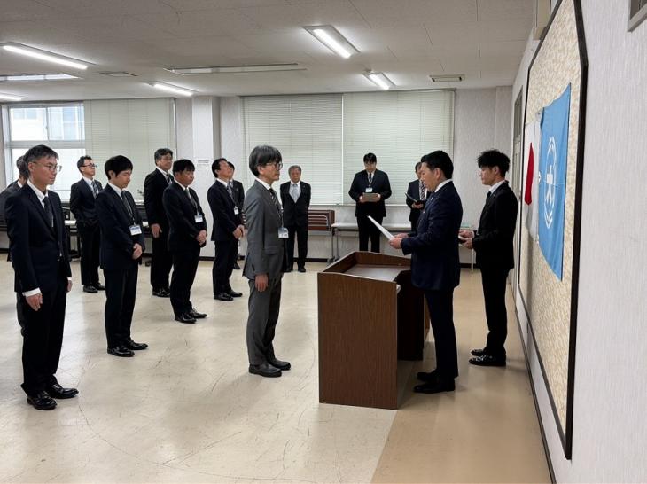異動辞令交付式(部課長級および役職定年者)の様子3