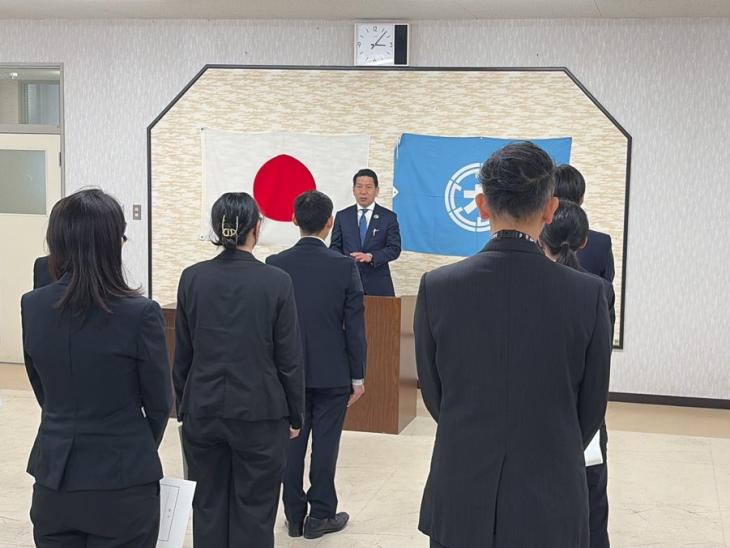 異動辞令交付式(係長)の様子3