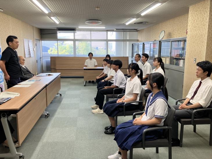 令和7年度海外派遣事業参加者(帰国後)市長訪問の様子2