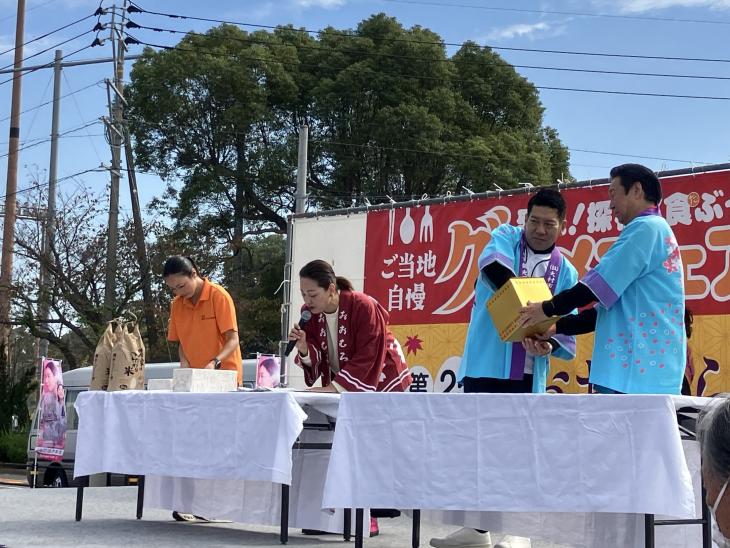 第25回おおむら秋まつり・グルメフェアの様子2