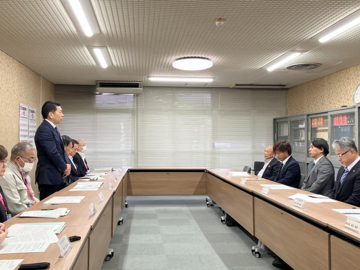 要望書提出の様子(板金工業組合)2