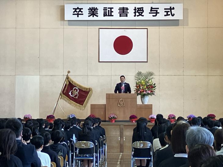 大村市立富の原小学校卒業証書授与式の様子